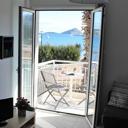 Apartments Mare Blu By The Sea. Porto Rafti Exterior photo